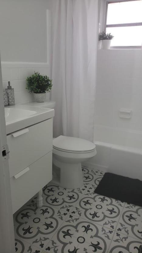 Funston Apartment Hollywood